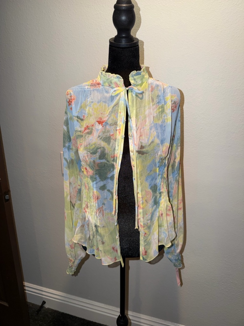 Vintage Y2K Violet & Claire Sheer Floral Tie-Neck Blouse in Pastel Multi